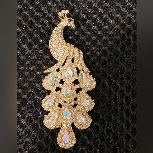 Heidi Daus Inspired Peacock Crystal Rhinestone Gold Tone Brooch - Picture 6 of 10